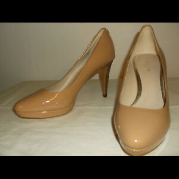 🔴SOLD🔴 EUC! COACH GIOVANNA LIGHT CAMEL PATENT PUMP! - Picture 5 of 5